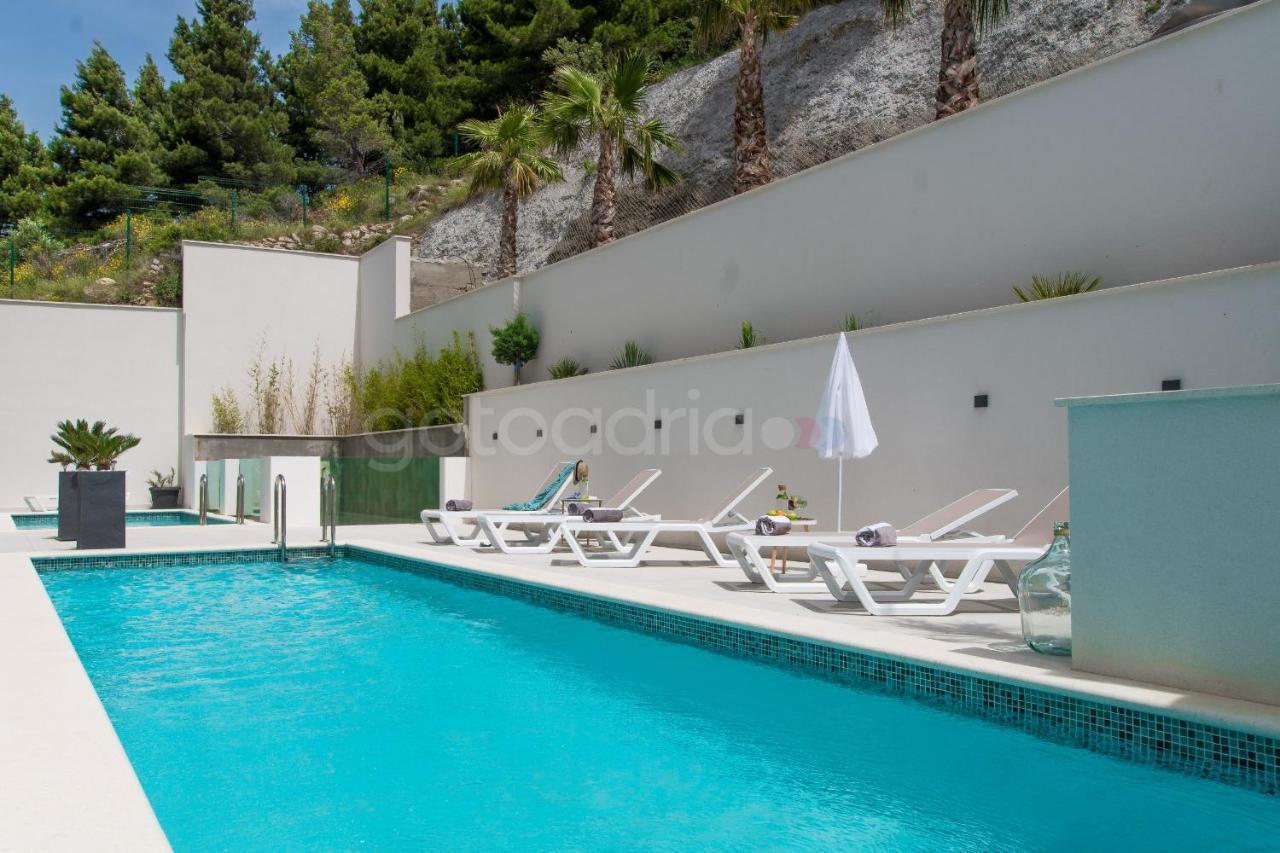 Smaragd - Perle - Luxury With Shared Pool Appartement Makarska